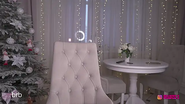 Snapshot of _Moon__Shine_ chatting on 14, 12, 2025 Moon Shine online show from 14, 12, 2025