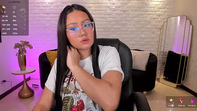 AmberLewis  online show from 9, 10, 2025