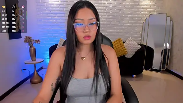 AmberLewis  online show from 7, 10, 2025