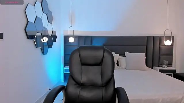 AmberLewis  online show from 16, 10, 2025