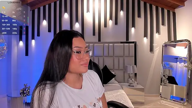 AmberLewis  online show from 5, 11, 2025