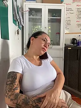 Snapshot of nurse_desi_sexlove chatting on 17, 6, 2026 nurse desi sexlove online show from 17, 6, 2026