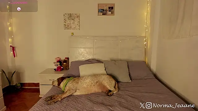 Snapshot of Norma-Jeaane chatting on 4, 10, 2025 Norma-Jeaane online show from 4, 10, 2025