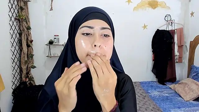 chaymae nah  online show from 29, 9, 2025