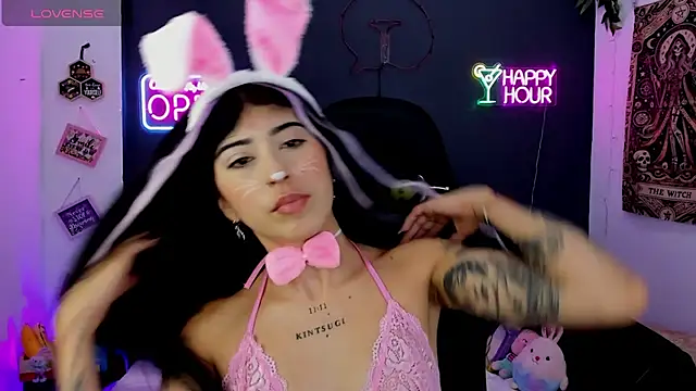 chaymae nah  online show from 6, 4, 2026