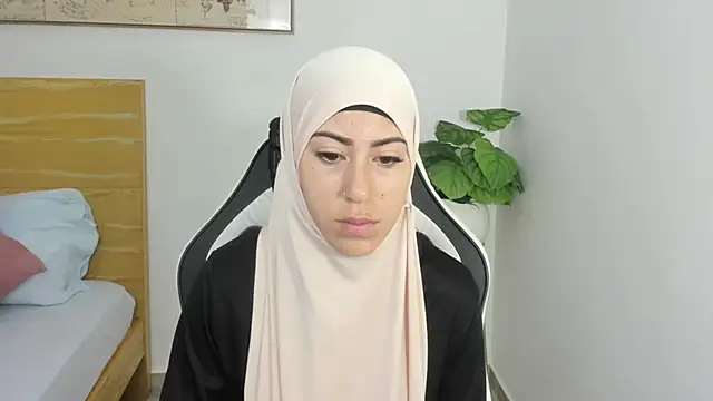 chaymae nah  online show from 11, 2, 2025