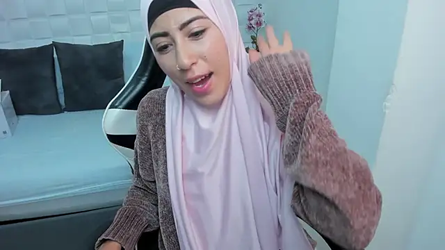 chaymae nah  online show from 7, 3, 2025