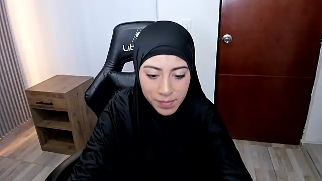 chaymae nah  online show from 18, 3, 2025