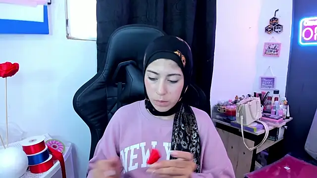 chaymae nah  online show from 22, 4, 2026