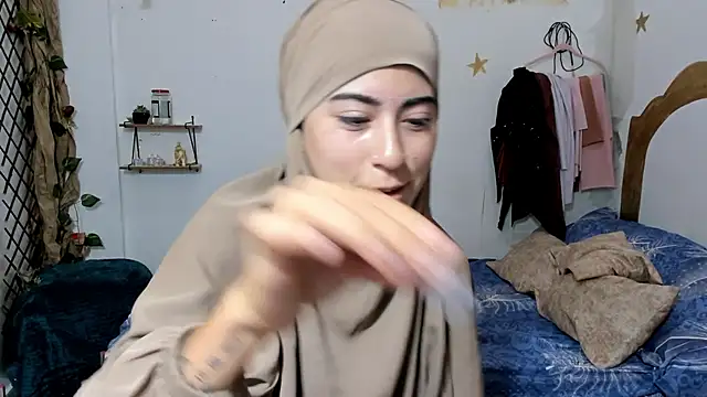 chaymae nah  online show from 23, 9, 2025