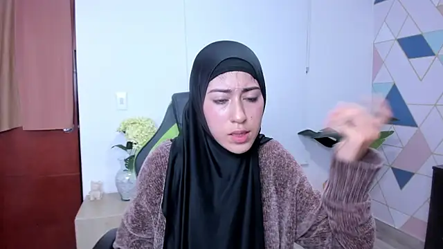 chaymae nah  online show from 10, 3, 2025