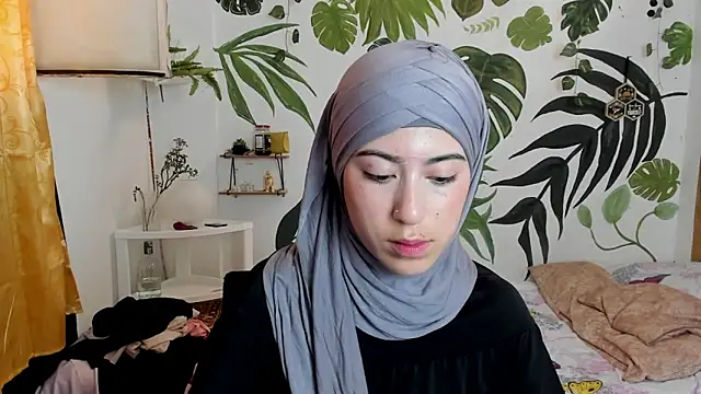 chaymae nah  online show from 21, 10, 2025