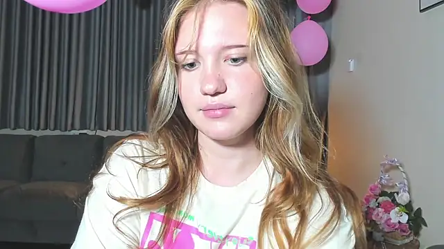 HanahCute online show from 6, 3, 2025