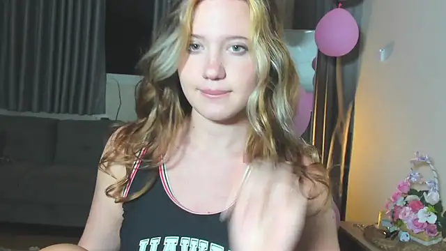 HanahCute online show from 7, 3, 2025