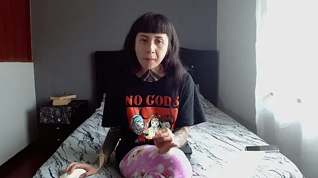 Emilia 1995 online show from 18, 6, 2026