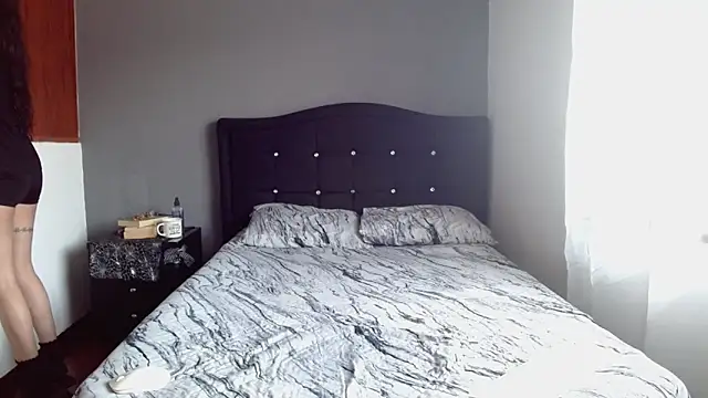 Emilia 1995 online show from 10, 6, 2026