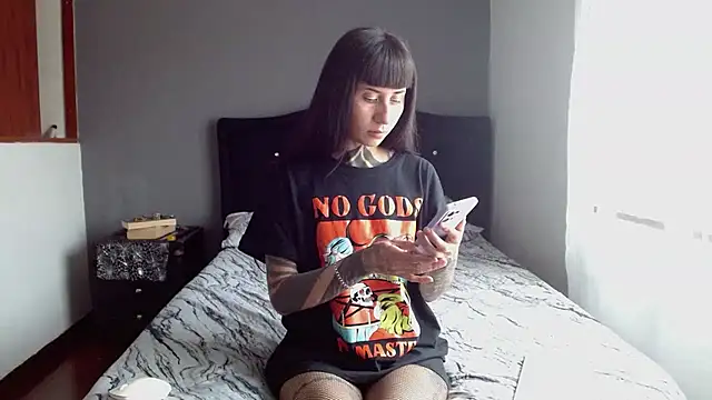 Emilia 1995 online show from 21, 6, 2026