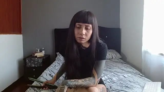 Emilia 1995 online show from 21, 11, 2025