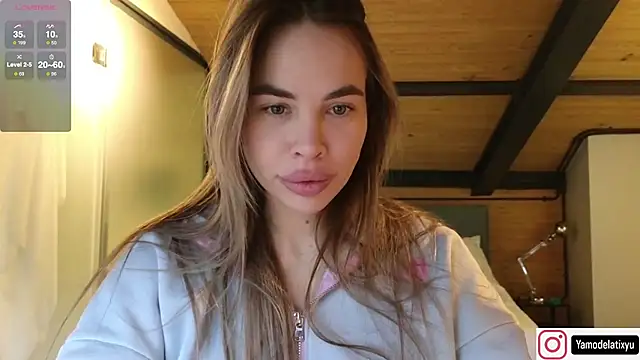 Snapshot of diffgirls2 chatting on 2, 2, 2026 diffgirls2 online show from 2, 2, 2026