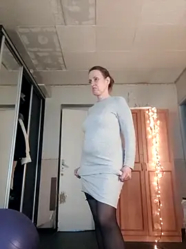 Evelina cute online show from 4, 4, 2026