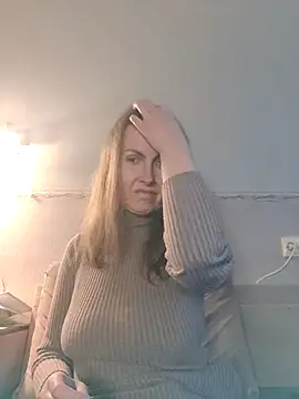 Evelina cute online show from 2, 12, 2025