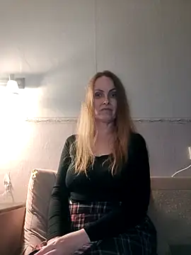 Evelina cute online show from 6, 10, 2025