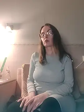 Evelina cute online show from 13, 3, 2026