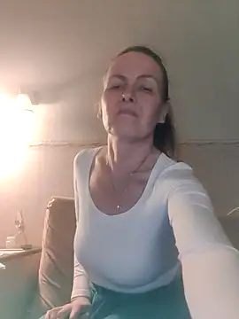 Evelina cute online show from 5, 12, 2025