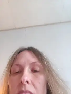 Evelina cute online show from 3, 10, 2025