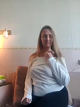 Evelina cute online show from 28, 9, 2025