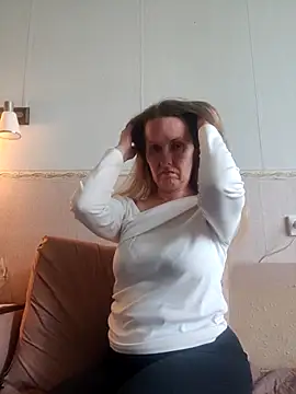 Evelina cute online show from 12, 9, 2025