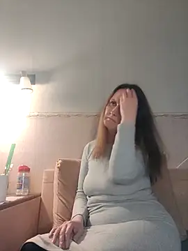 Evelina cute online show from 10, 3, 2026