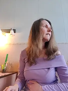 Evelina cute online show from 5, 3, 2026