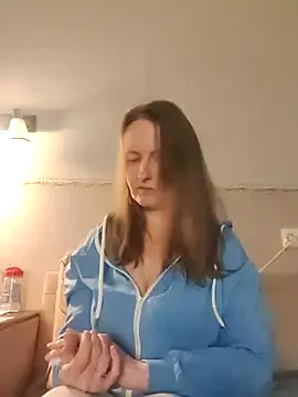 Evelina cute online show from 4, 3, 2026