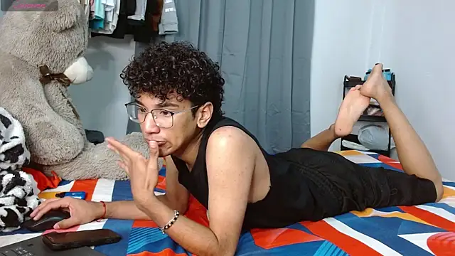 harrytwink18 online show from 9, 2, 2026