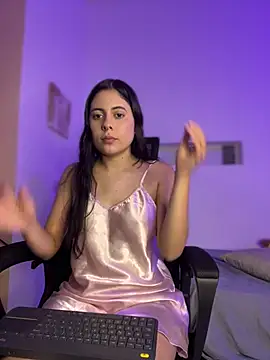 little isabela1 online show from 19, 5, 2026