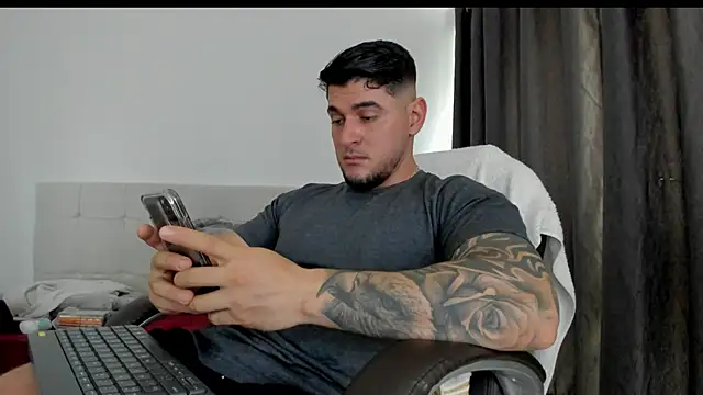 Teilor Creed online show from 20, 11, 2025