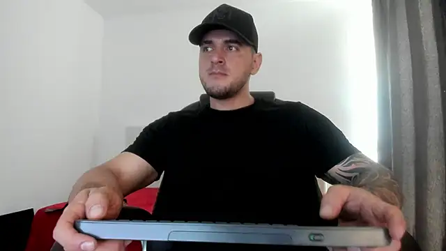 Teilor Creed online show from 10, 9, 2025