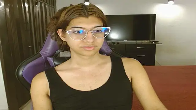 Snapshot of engielphoenis14 chatting on 18, 7, 2026 engielphoenis14 online show from 18, 7, 2026