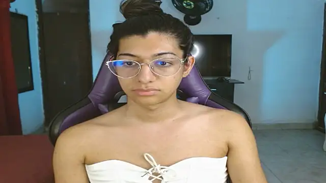 engielphoenis14 online show from 13, 3, 2026