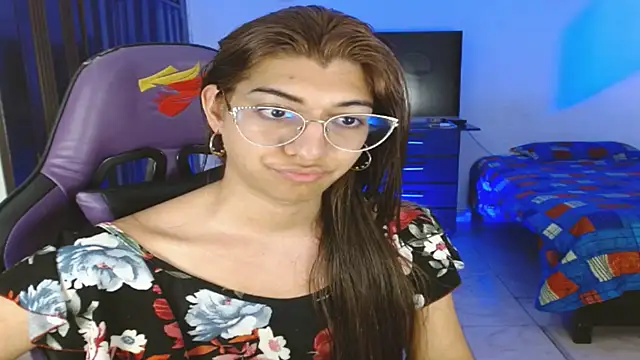 Snapshot of engielphoenis14 chatting on 5, 7, 2026 engielphoenis14 online show from 5, 7, 2026