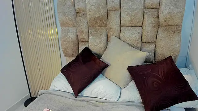 amatista  smith online show from 1, 10, 2025