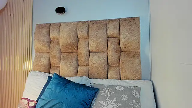 amatista  smith online show from 4, 10, 2025