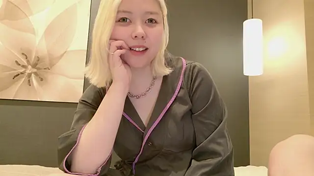 NANAchan R online show from 20, 2, 2025