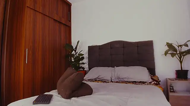 2gays 1Str8 online show from 20, 3, 2025