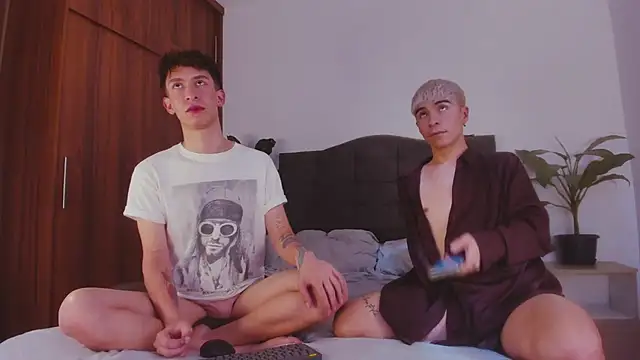 2gays 1Str8 online show from 22, 2, 2025