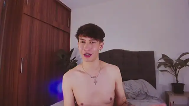 2gays 1Str8 online show from 5, 1, 2025