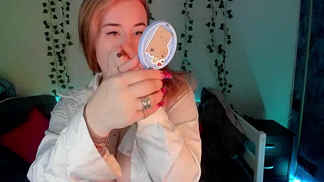 Emily Gin online show from 15, 2, 2025