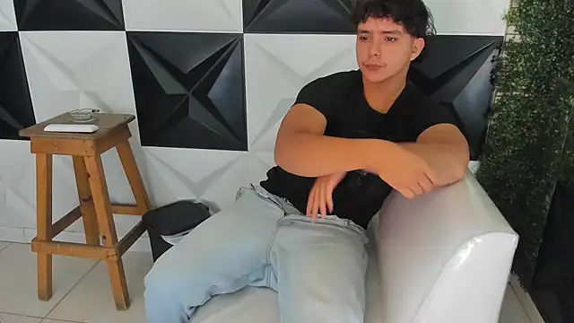 Dani cumboy online show from 27, 11, 2025