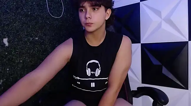 Dani cumboy online show from 6, 3, 2025